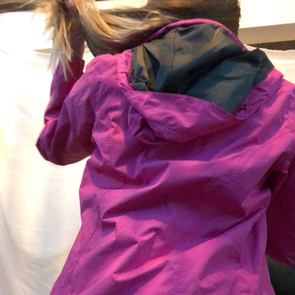 ✨the north face windbreaker jacket✨ - Picture 4 of 6